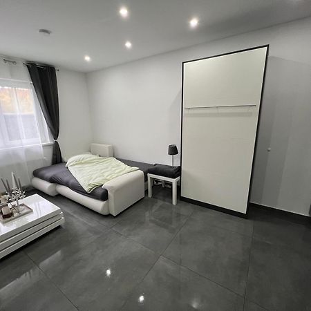 Schoenes 2 Zimmer Apartment An Der Stadt Grenze Mit Klimaanlage Blankenfelde-Mahlow ภายนอก รูปภาพ