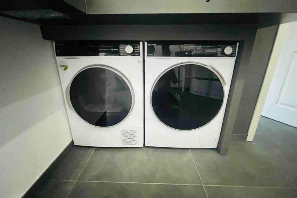 Schoenes 2 Zimmer Apartment An Der Stadt Grenze Mit Klimaanlage Blankenfelde-Mahlow ภายนอก รูปภาพ