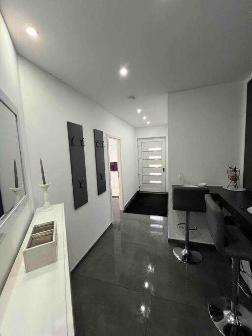 Schoenes 2 Zimmer Apartment An Der Stadt Grenze Mit Klimaanlage Blankenfelde-Mahlow ภายนอก รูปภาพ