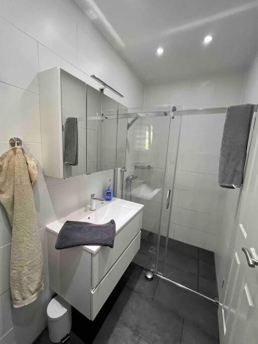 Schoenes 2 Zimmer Apartment An Der Stadt Grenze Mit Klimaanlage Blankenfelde-Mahlow ภายนอก รูปภาพ
