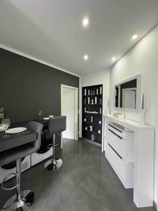 Schoenes 2 Zimmer Apartment An Der Stadt Grenze Mit Klimaanlage Blankenfelde-Mahlow ภายนอก รูปภาพ