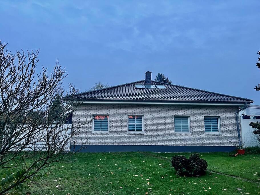 Schoenes 2 Zimmer Apartment An Der Stadt Grenze Mit Klimaanlage Blankenfelde-Mahlow ภายนอก รูปภาพ